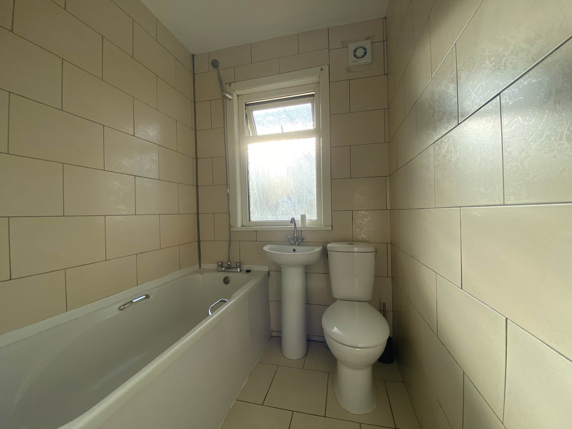192, Poynters Road, Luton photo 4