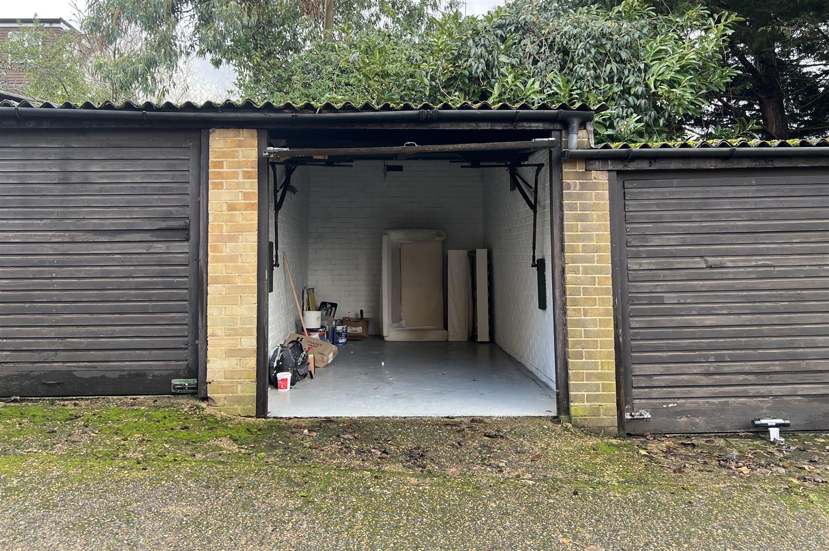 Garage 11, Essex Lodge, Colney Hatch Lane, London photo 4