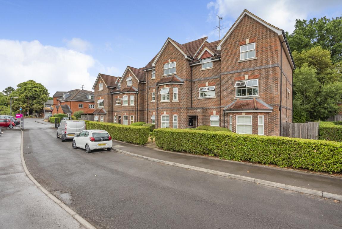 Photos of St. Francis Close, Crowthorne RG45 62066641 PrimeLocation