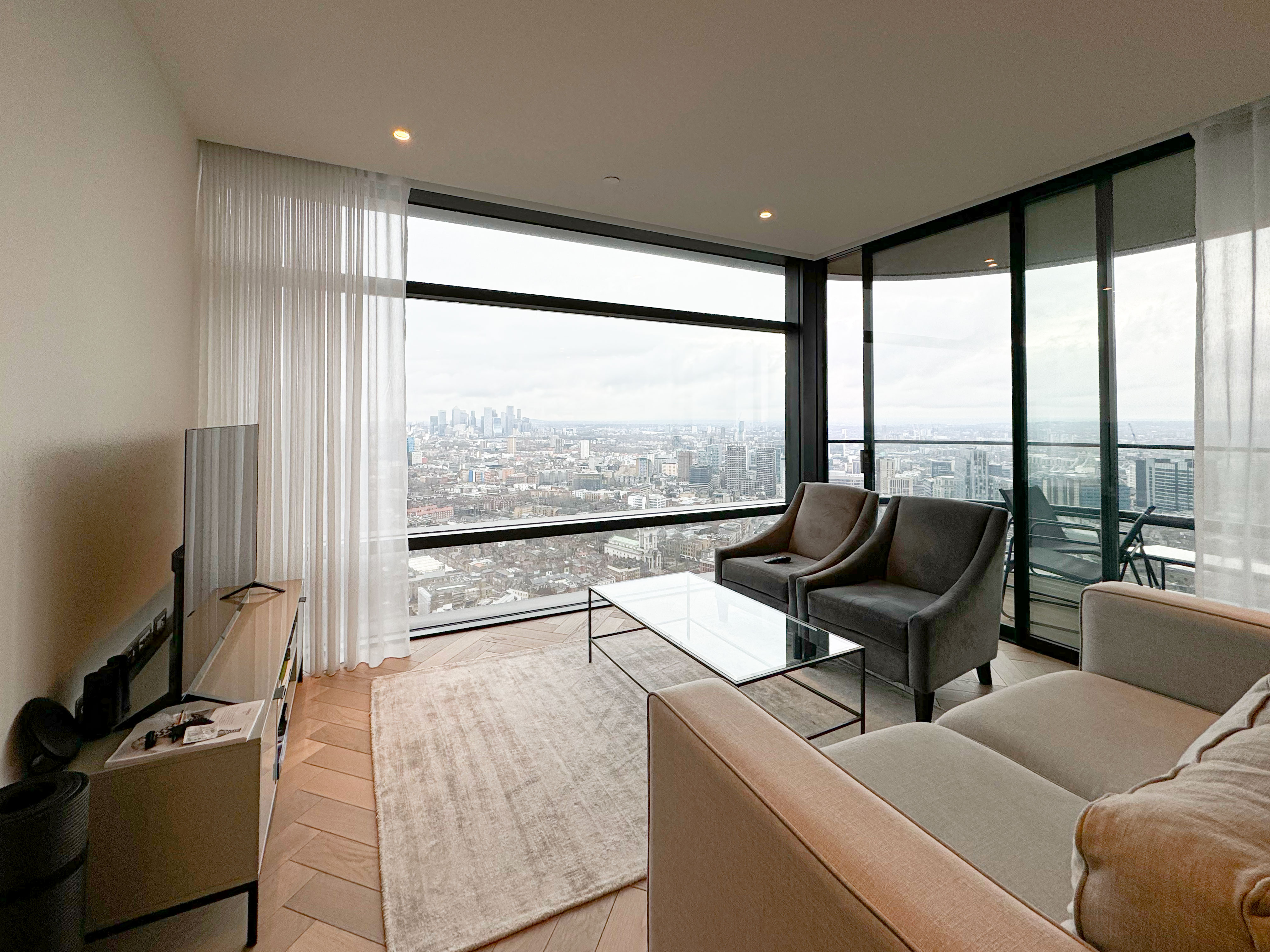 3 bedroom flat for sale 0