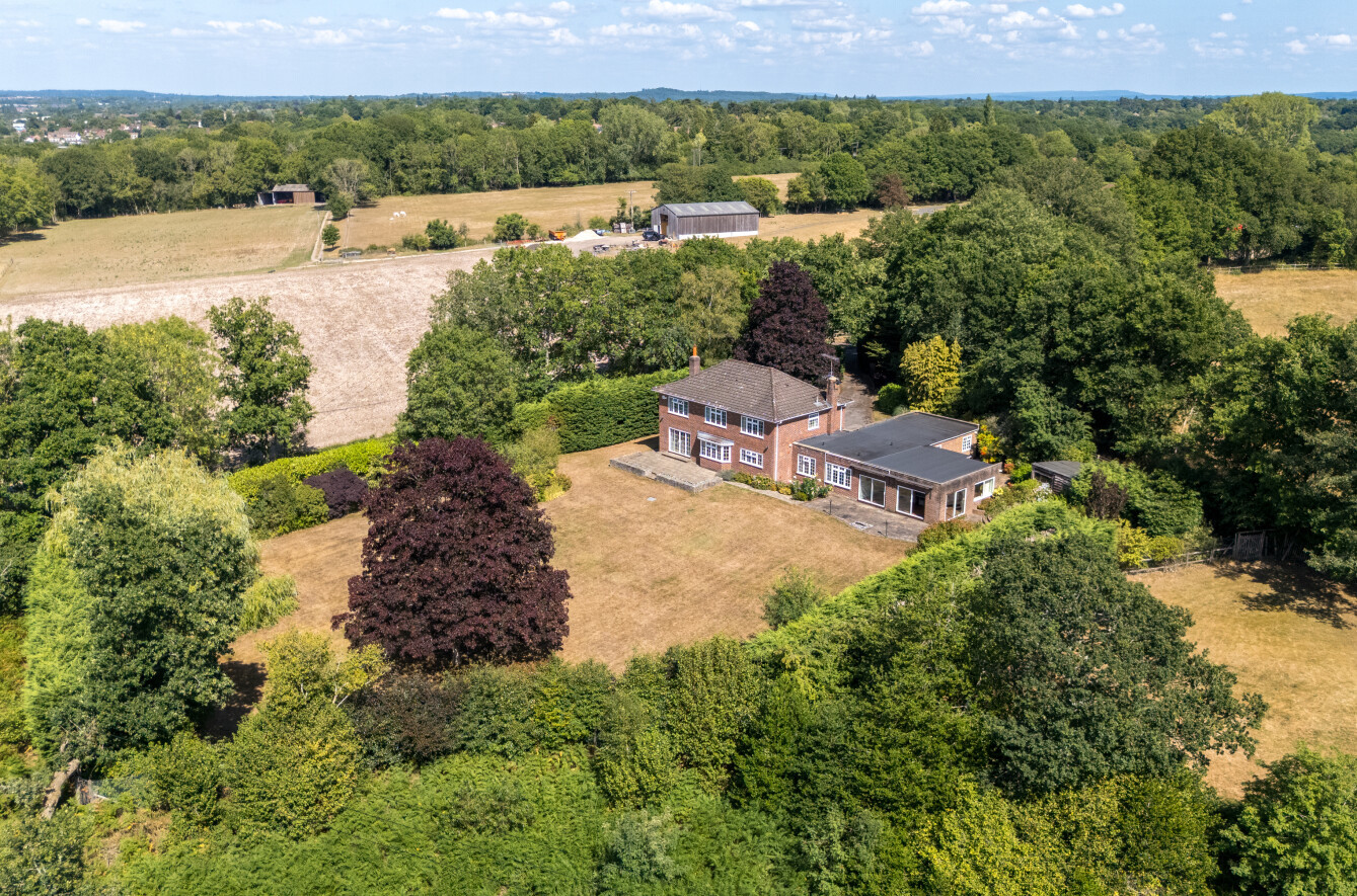 5 bedroom detached house for sale 0