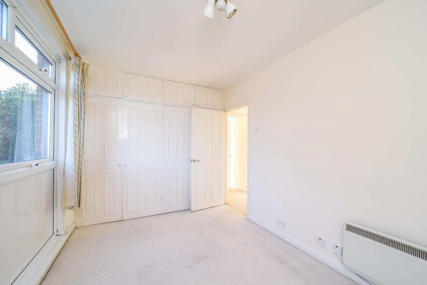 Free property report 33 Beechcroft Manor, Weybridge, KT13 9NZ Chimnie