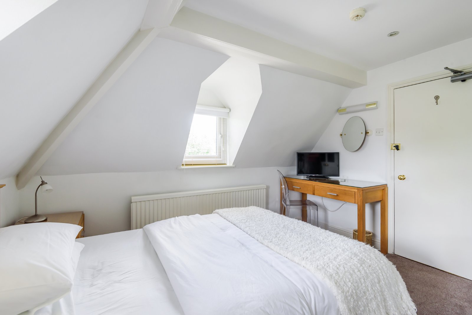 Photos of Victoria Road, Cirencester, Gloucestershire GL7 61908992