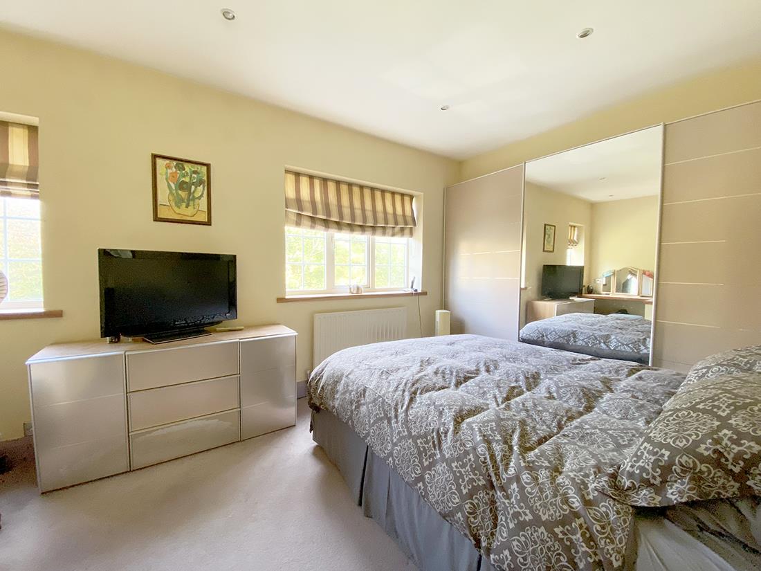 Photos of Hookstone Chase, Harrogate HG2 68535811 PrimeLocation