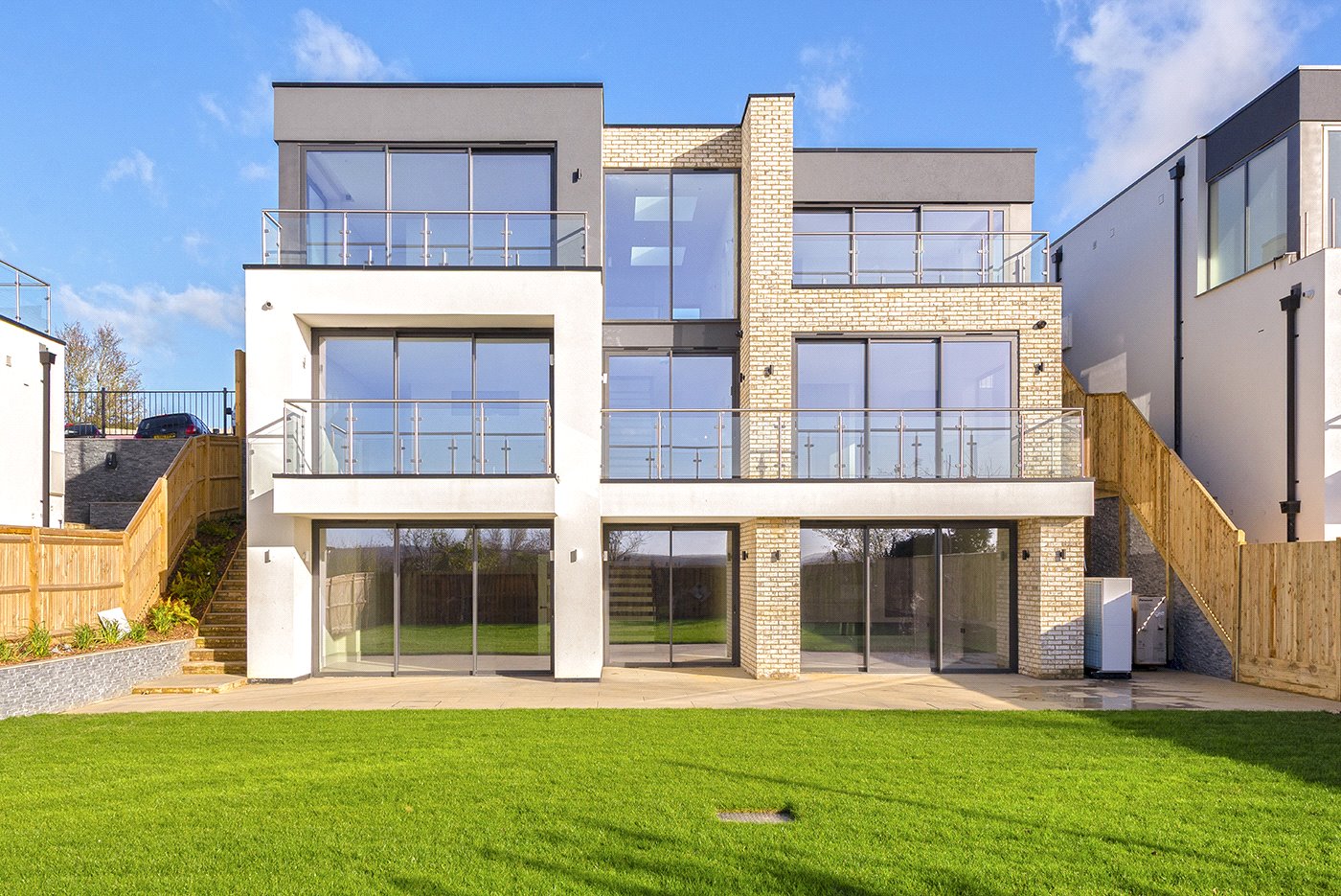 5 bedroom detached new house for sale 0