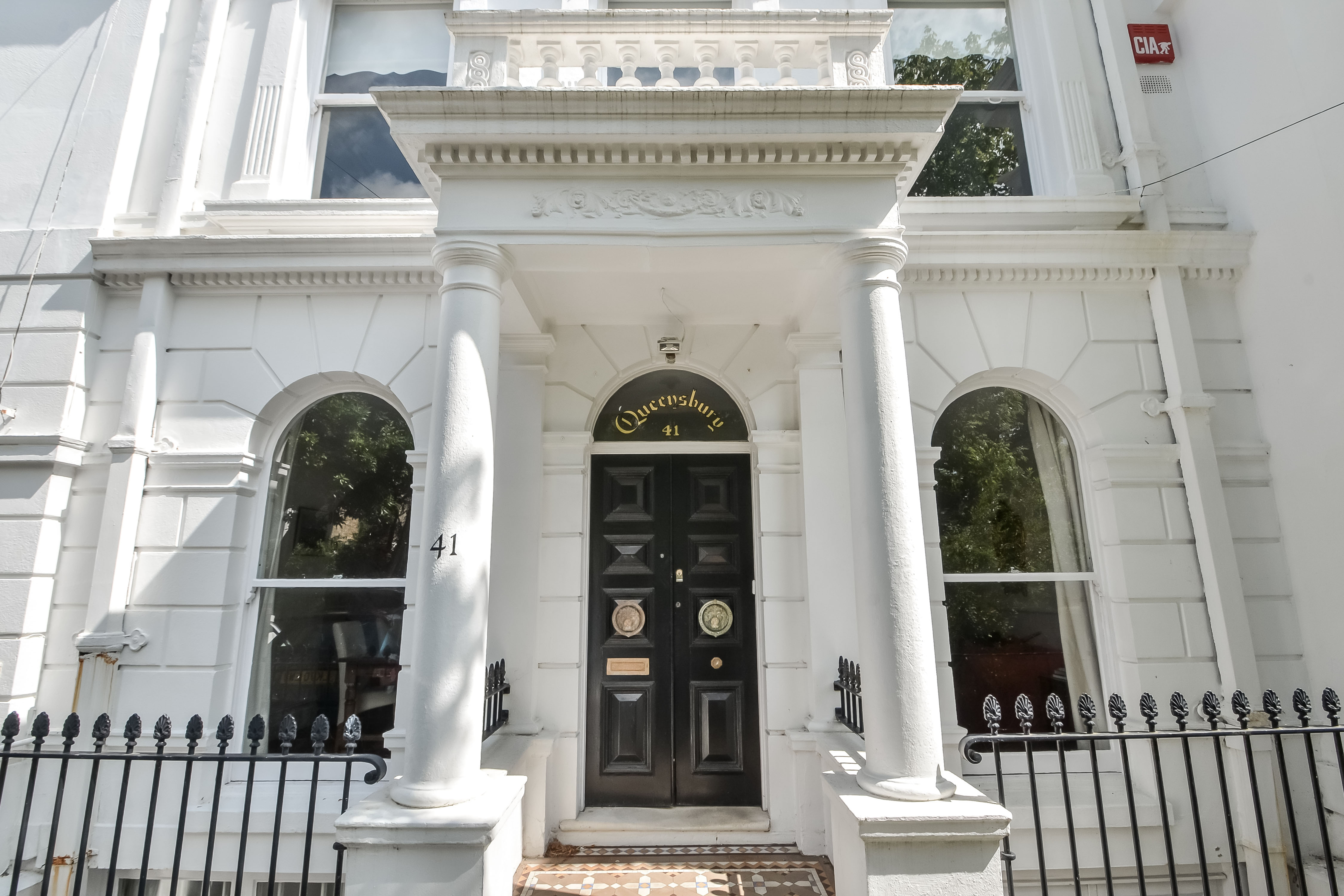 6 bedroom town house for sale 0