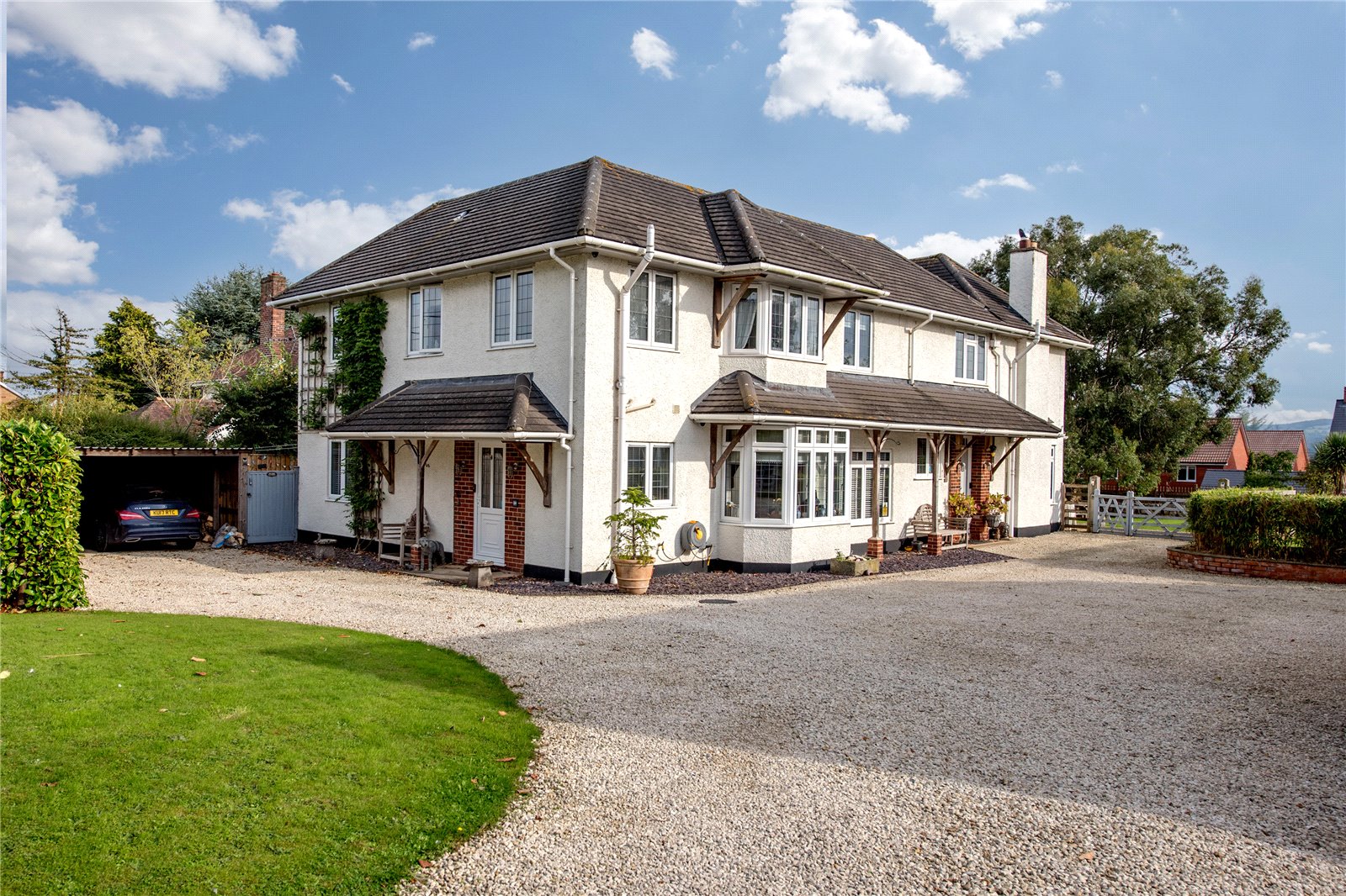 8 bedroom detached house for sale 0