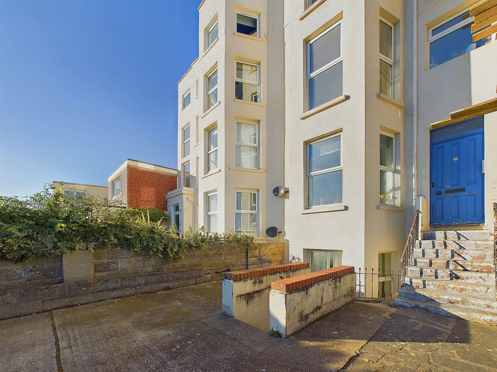 1-bed flat on 99,Flat 2, Brighton Road, Lancing, £195,000