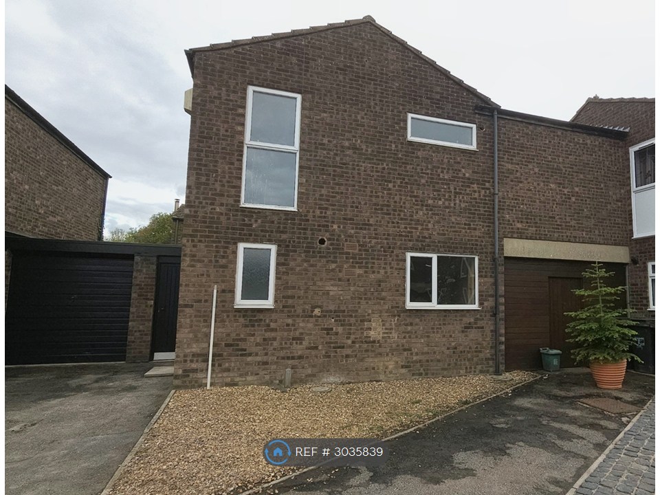 Dresden Close, Corby photo 5