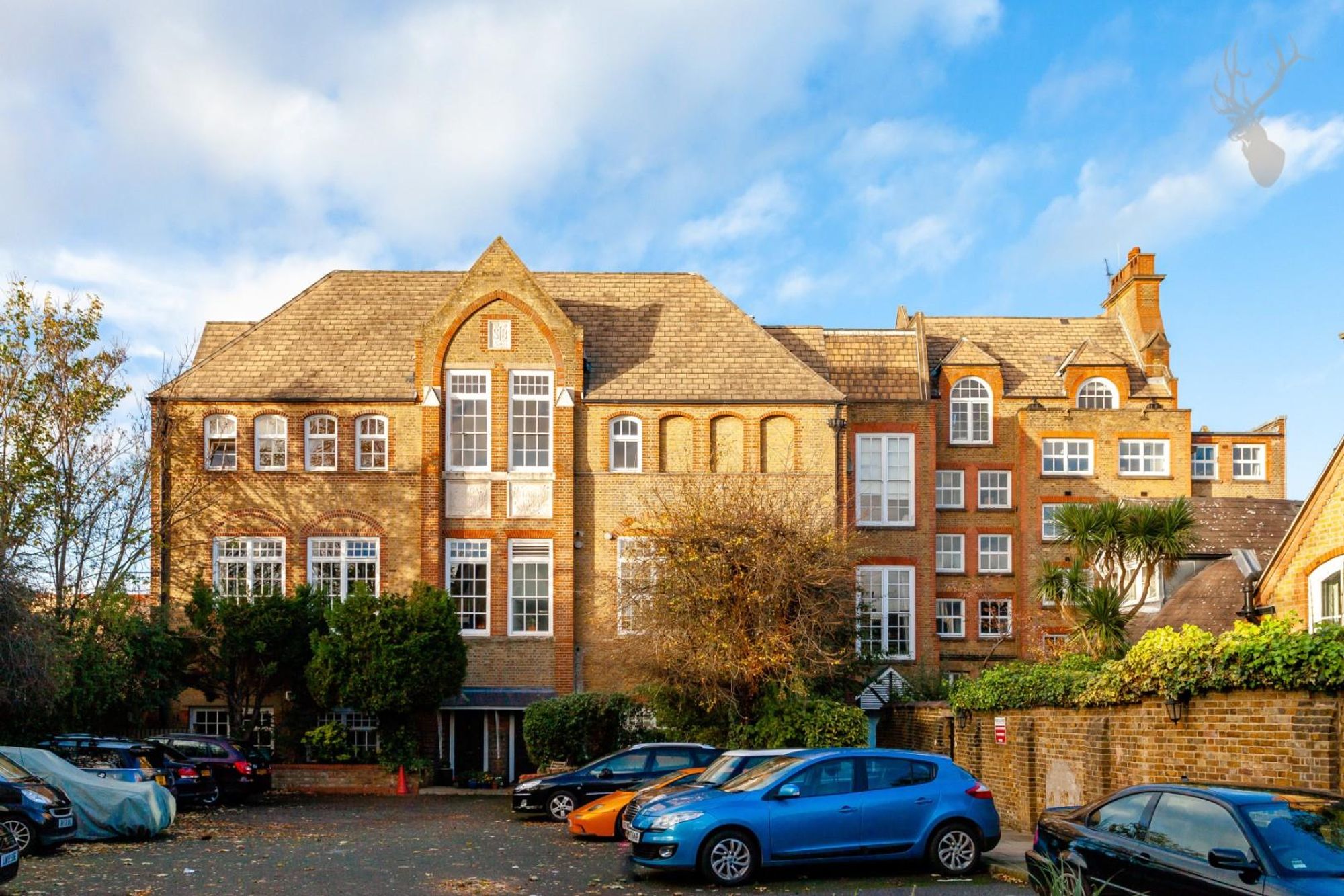 30 Schoolbell Mews, London photo 4