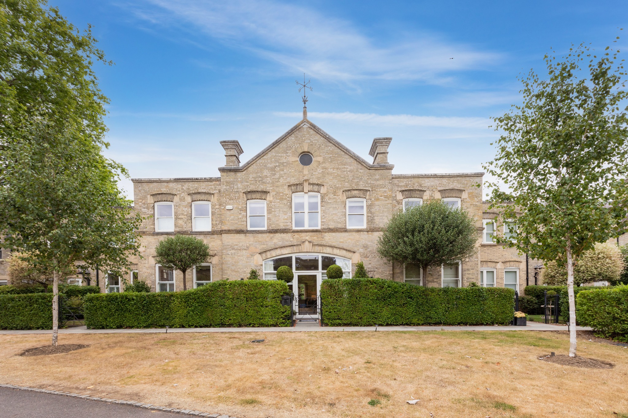 4 bedroom terraced house for sale 0