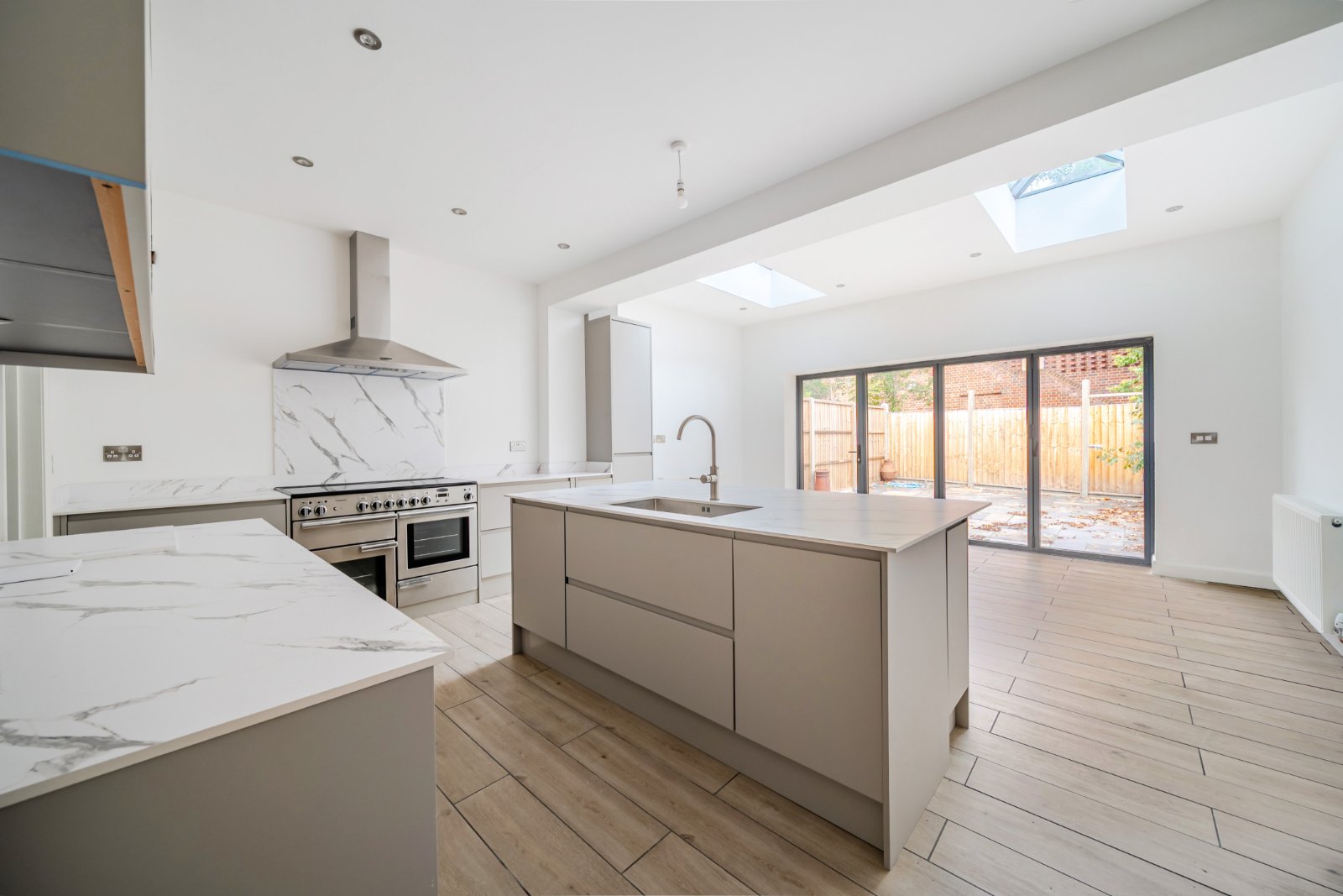 4 bedroom terraced house for sale 0