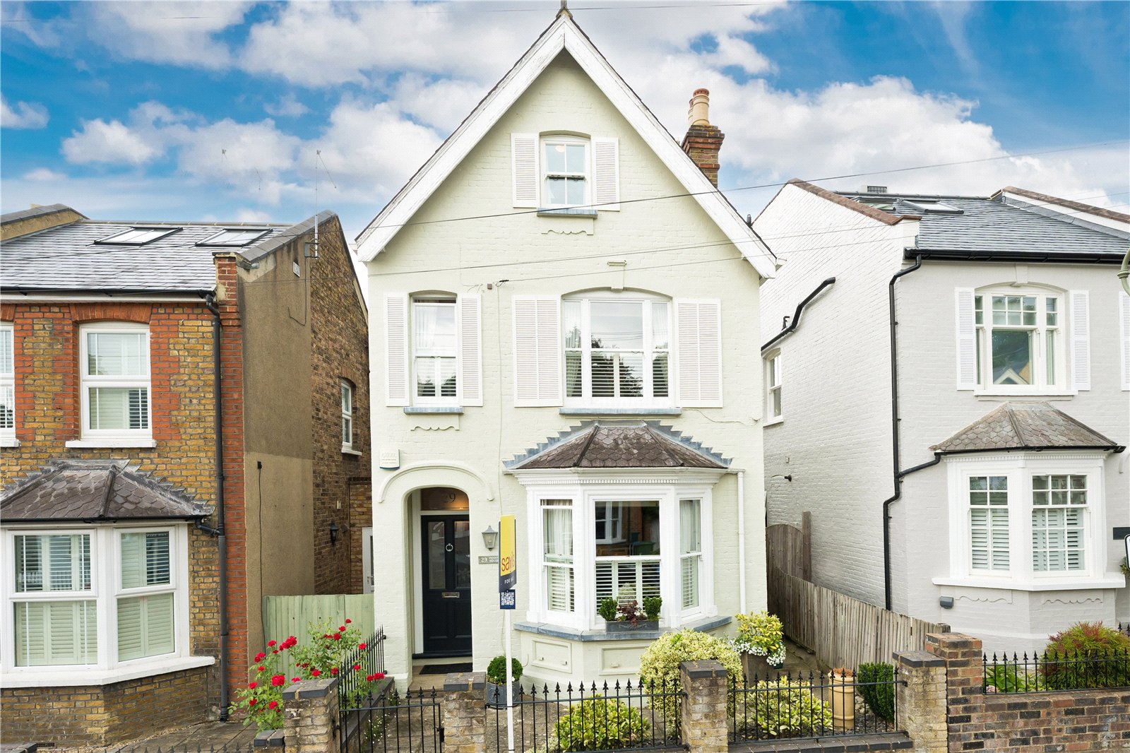 3 bedroom detached house for sale 0