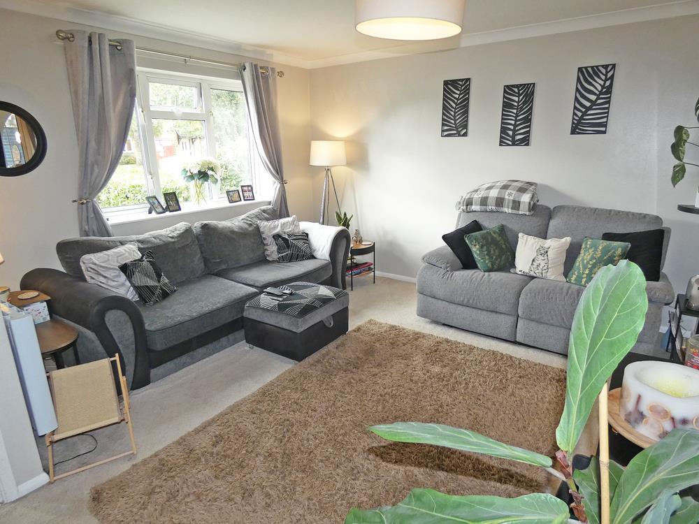 16, Rowan Green, Bury St. Edmunds photo 3