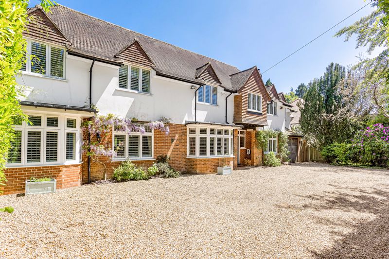 Photos of High Road, Coulsdon, Chipstead CR5 - 64740239 | PrimeLocation