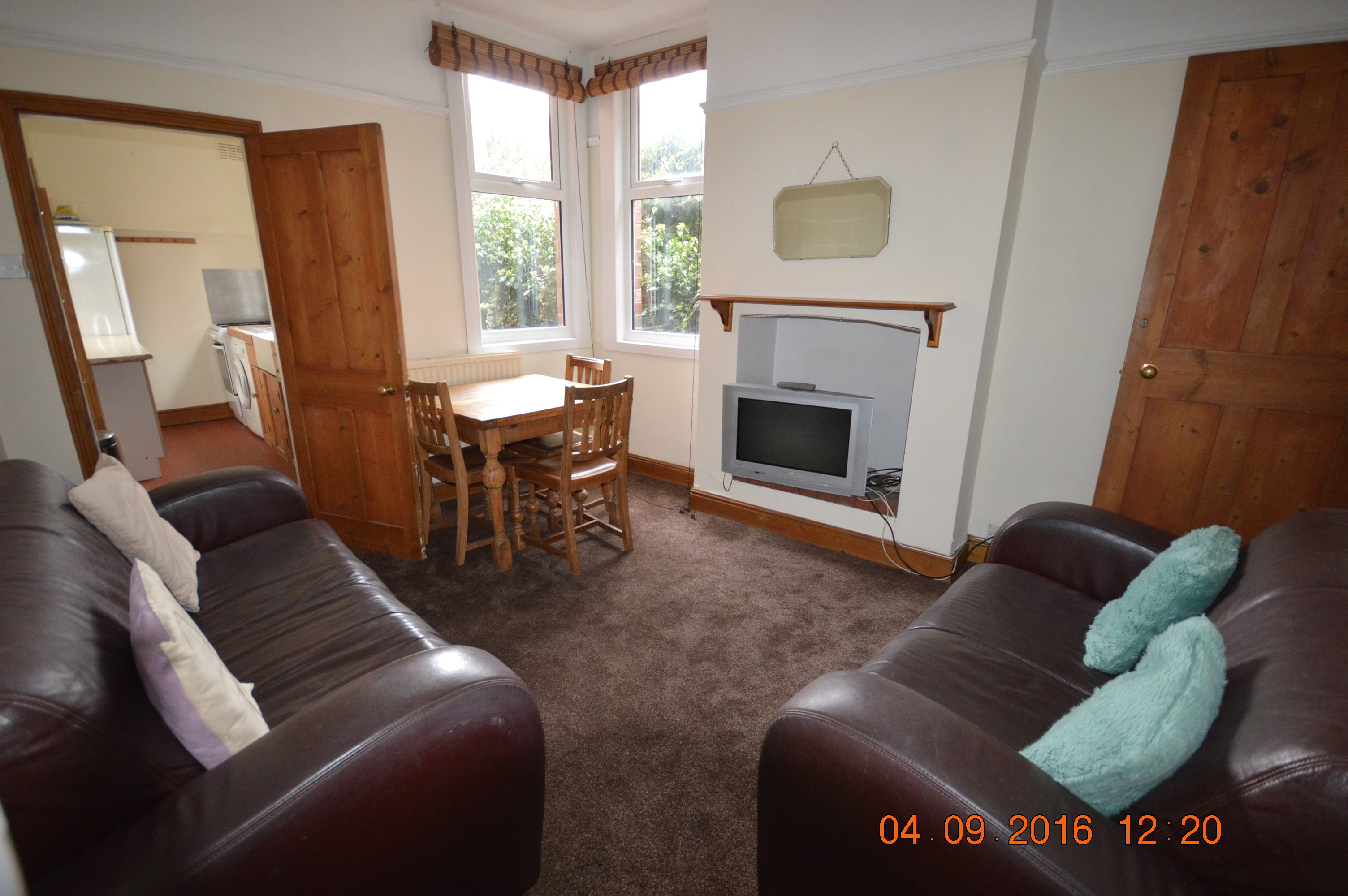 3 Bedrooms End terrace house to rent in St. Leonards Road Clarendon Park, Leicester LE2