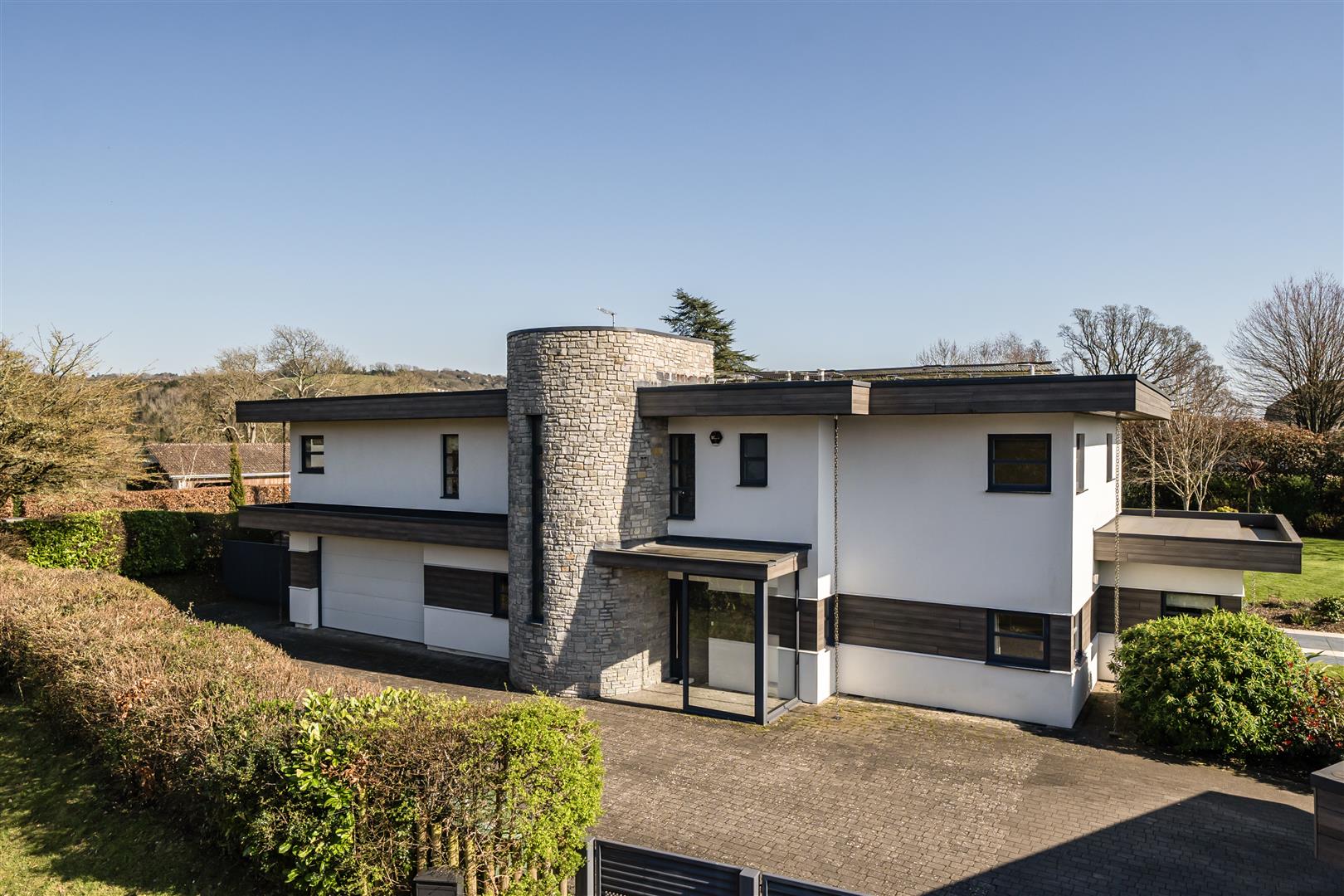 5 bedroom detached house for sale 0