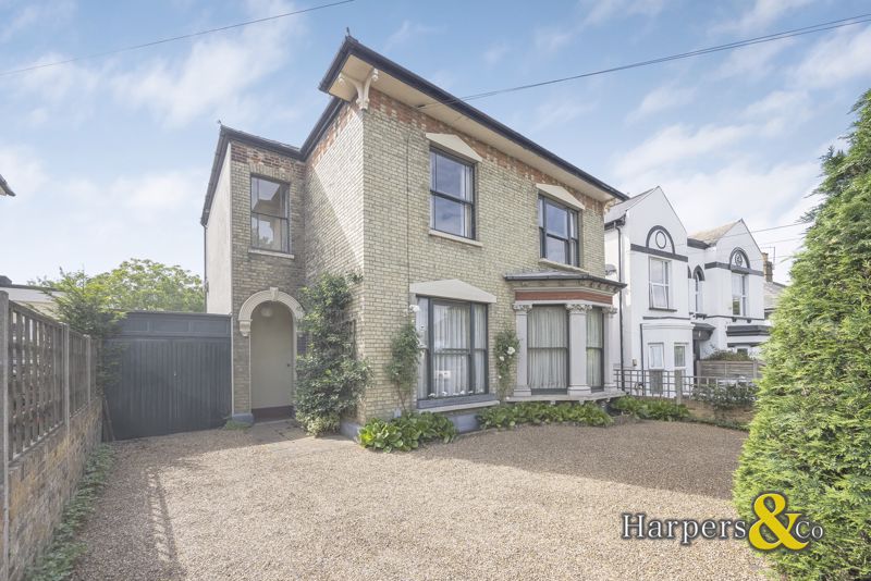 4 bedroom detached house for sale 0