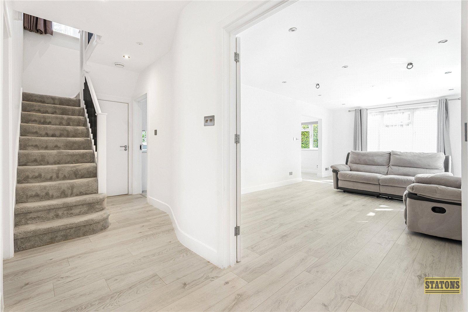 4 bedroom detached house for sale 0