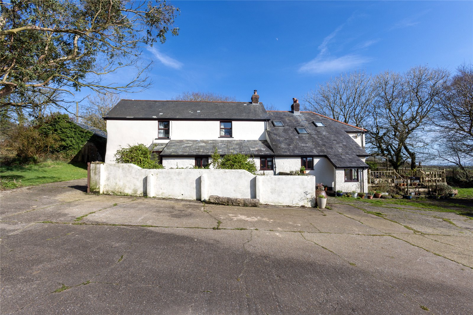 5 bedroom detached house for sale 0