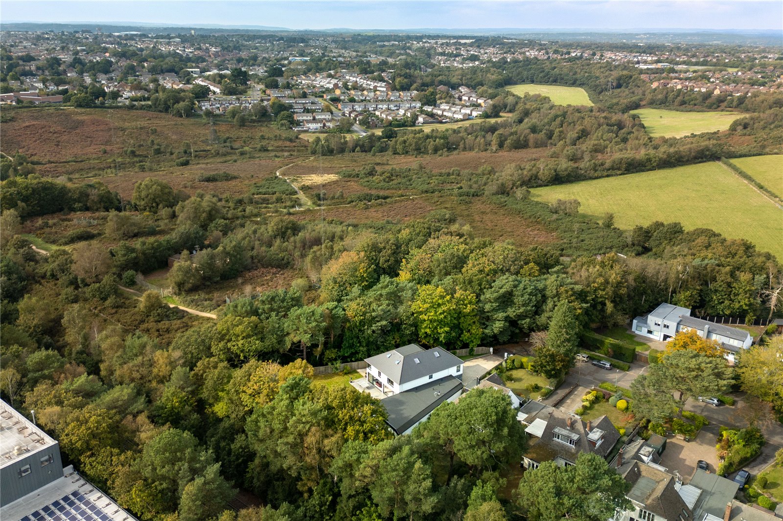 6 bedroom detached house for sale 0