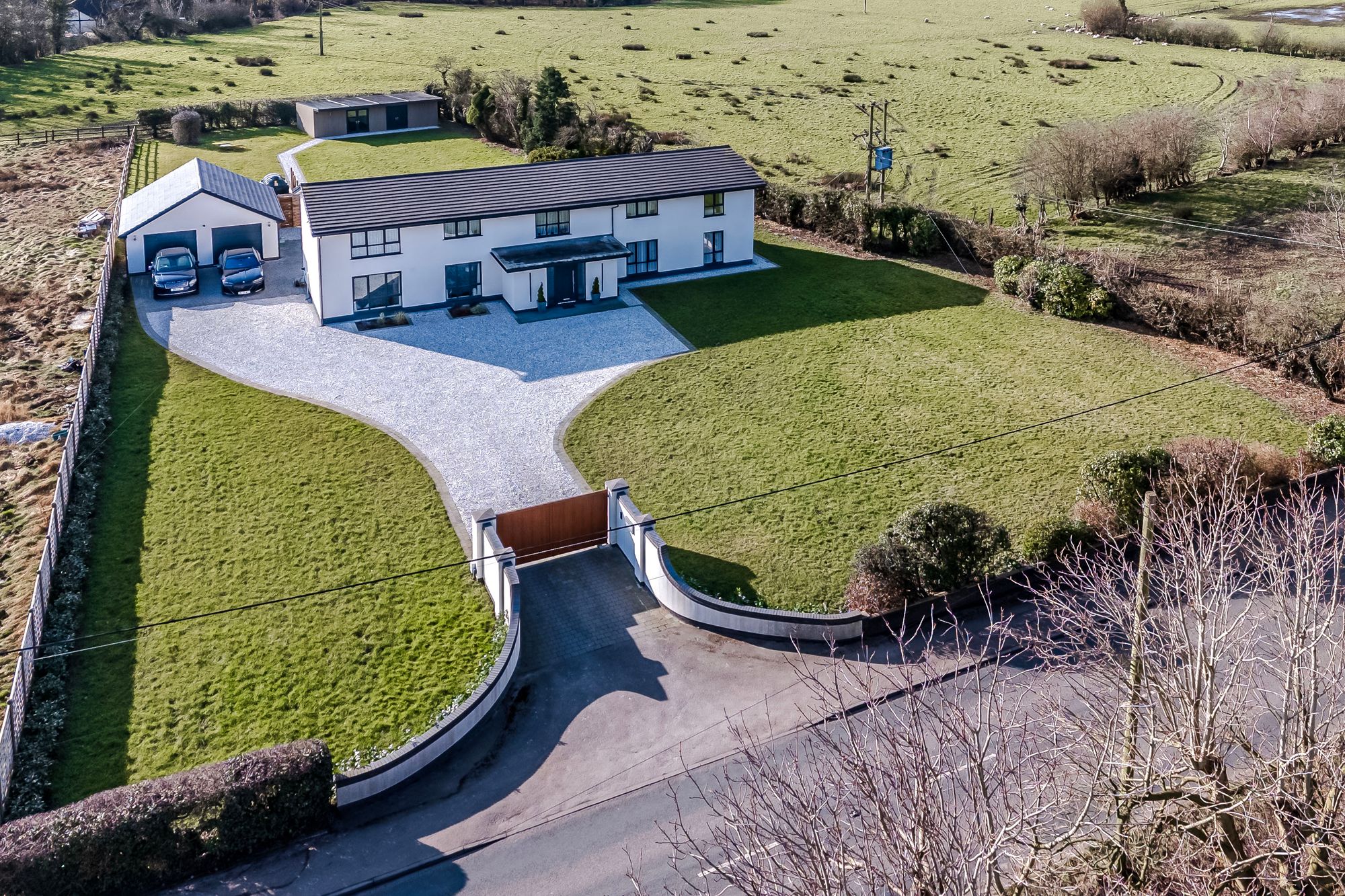 5 bedroom detached house for sale 0