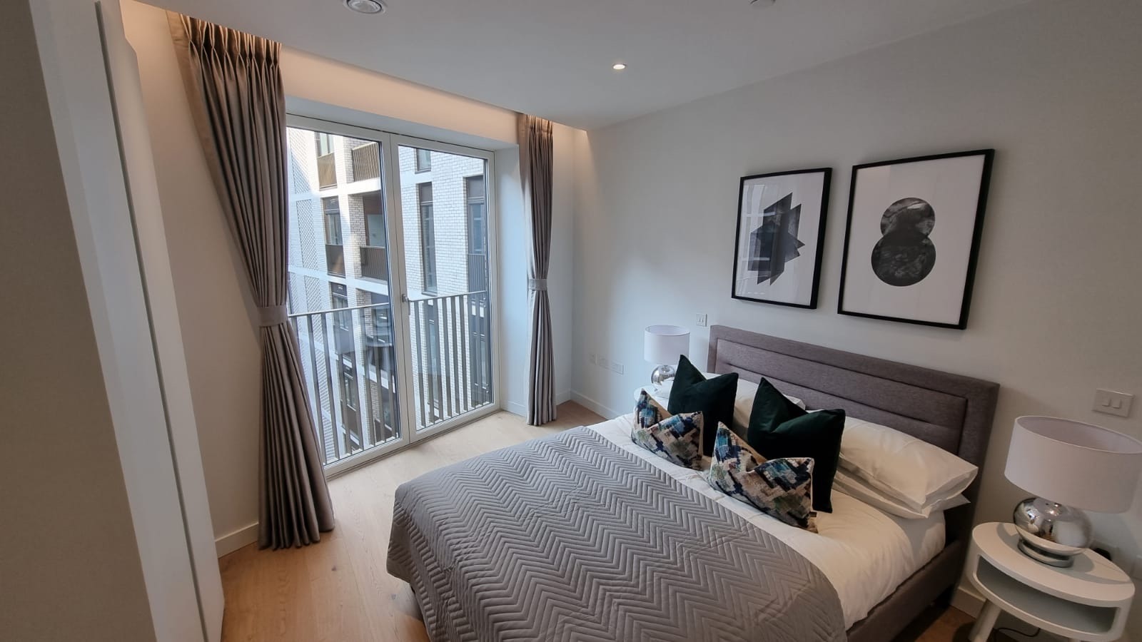 2 bedroom flat for sale 0