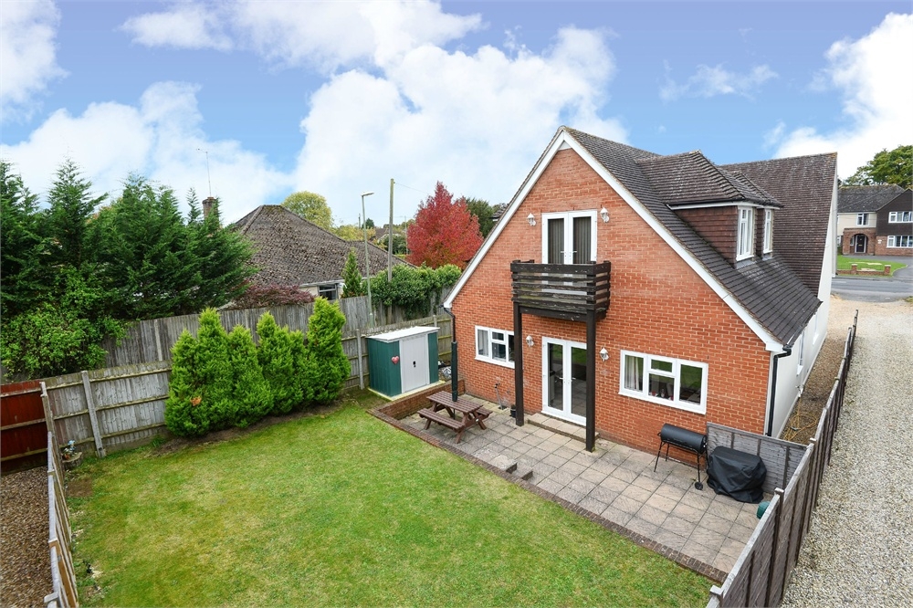 Free property report 151 Kempshott Lane, Basingstoke, RG22 5LF Chimnie