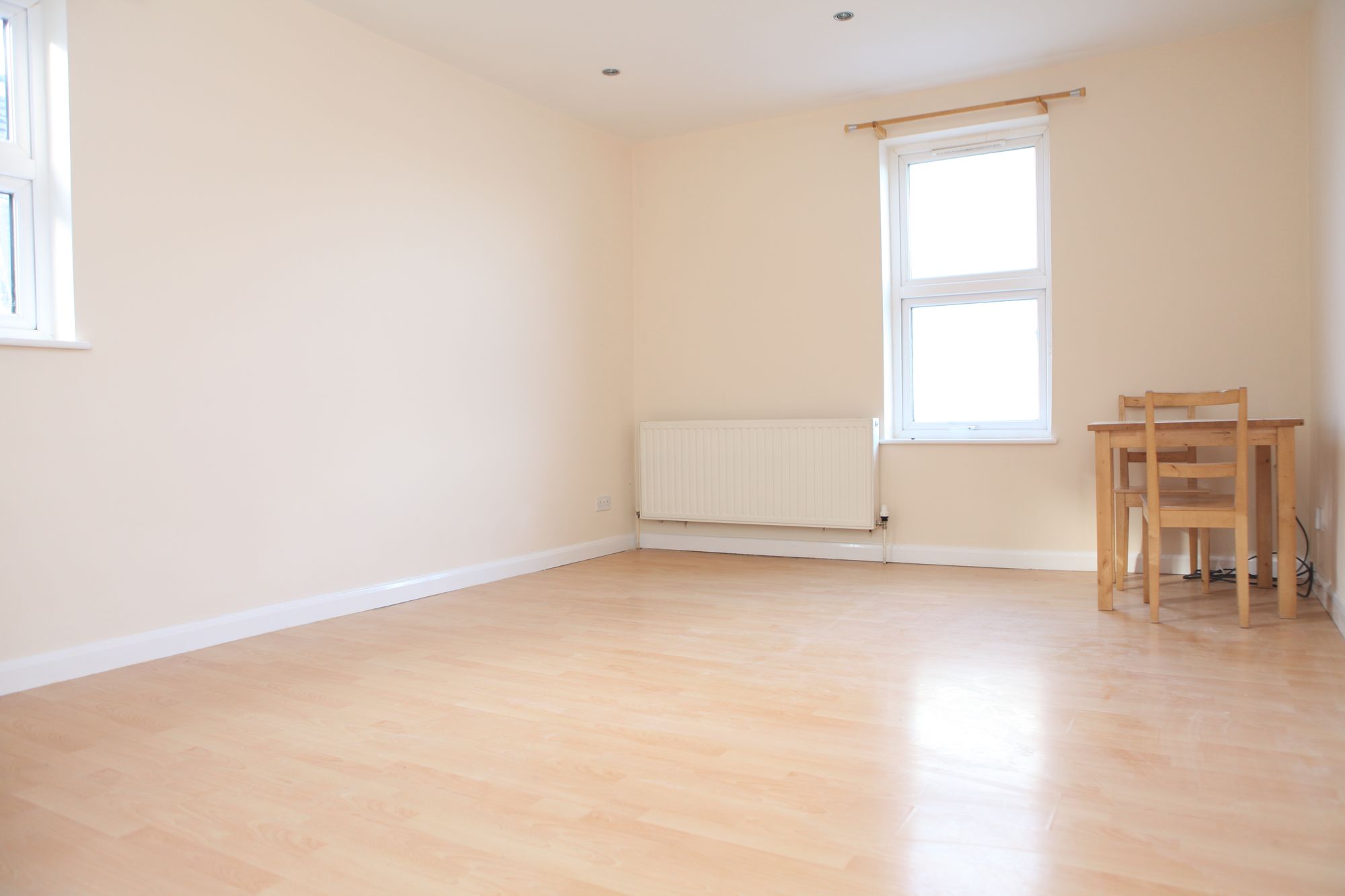 19B Longbridge Road, Barking photo 5