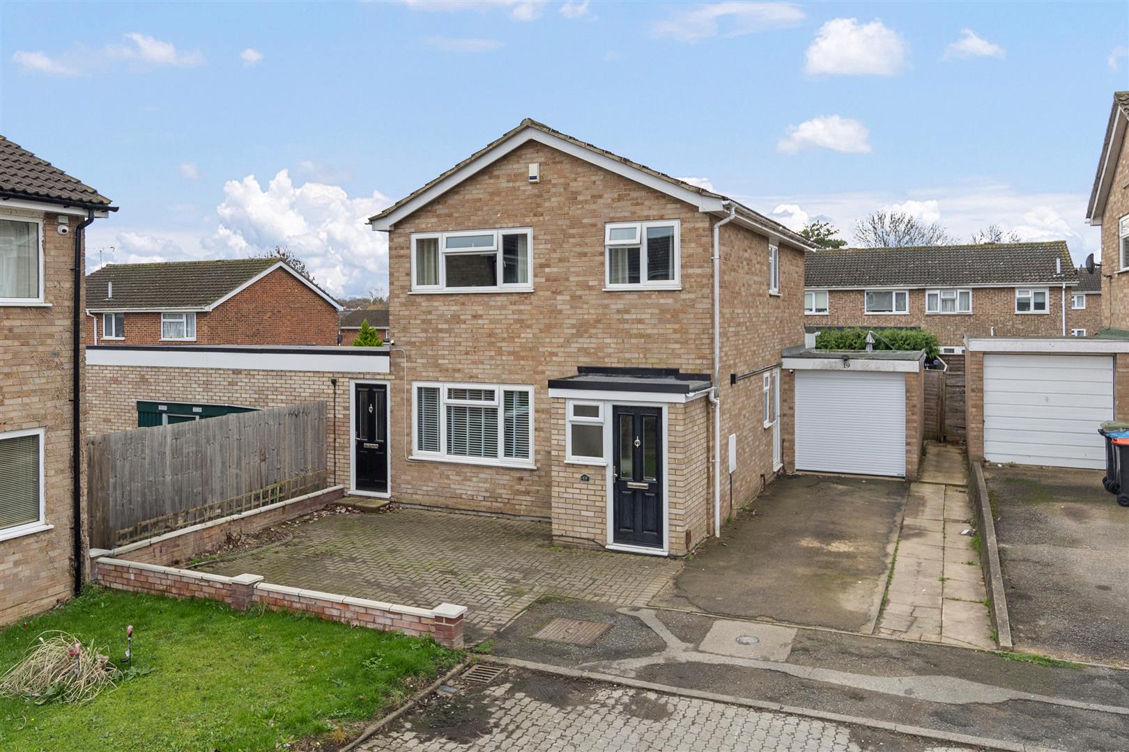 5-bed detached on 19, Bute Brae, Milton Keynes, £500,000