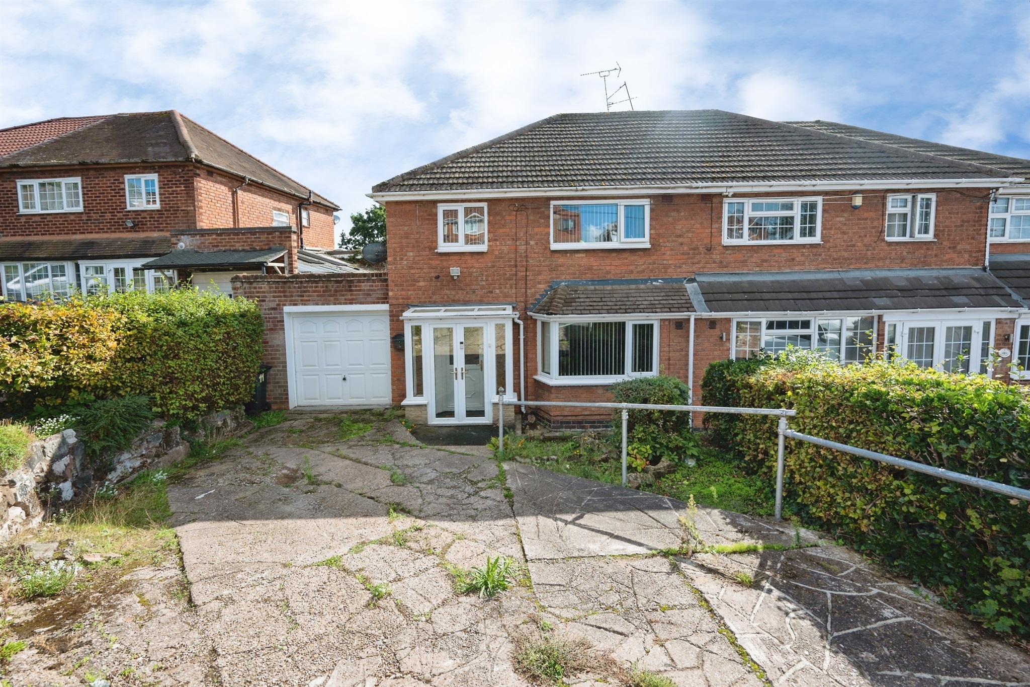 3 bed semi-detached house for sale