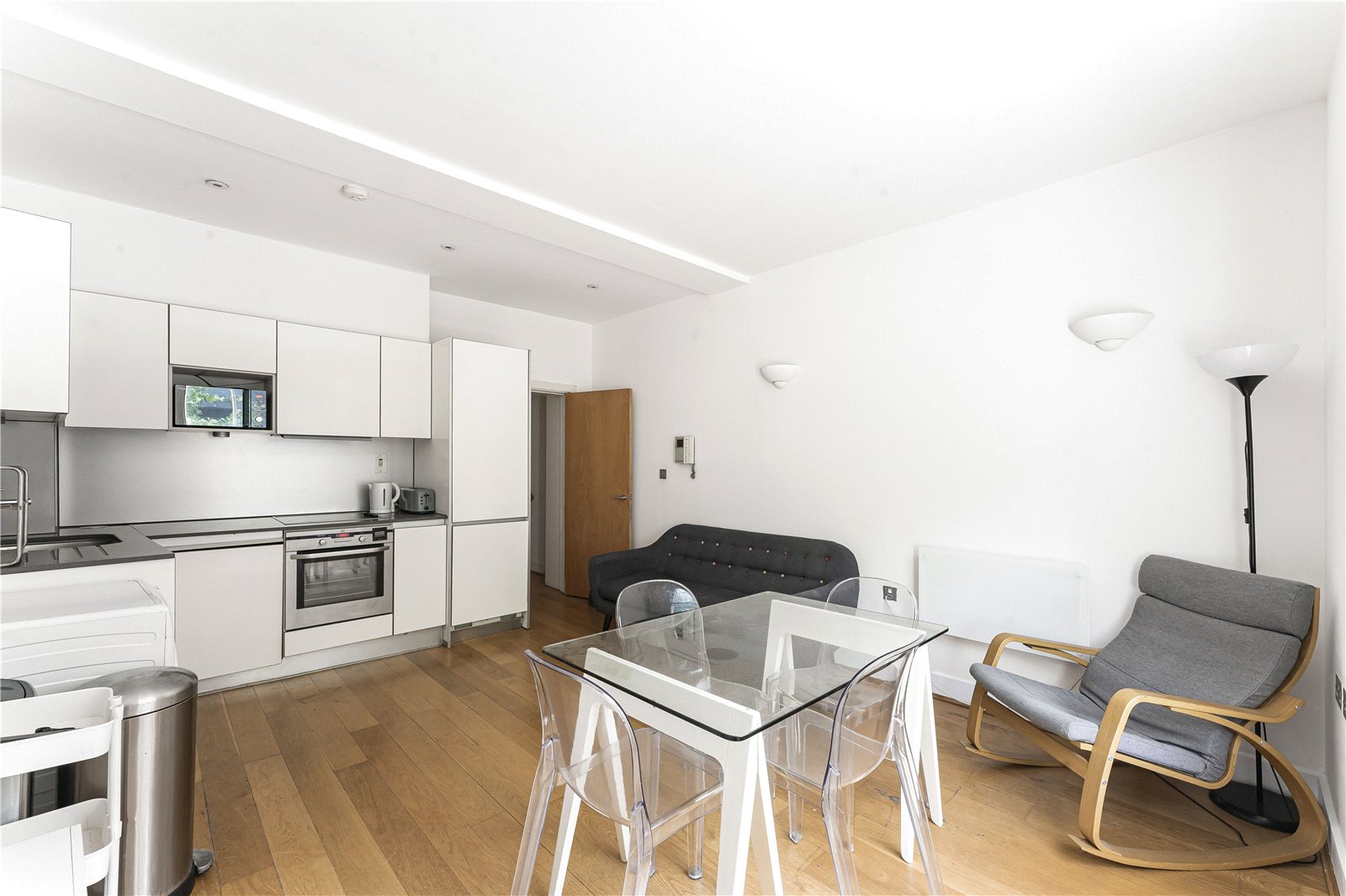 Flat 1, 406, St. John Street, London photo 4
