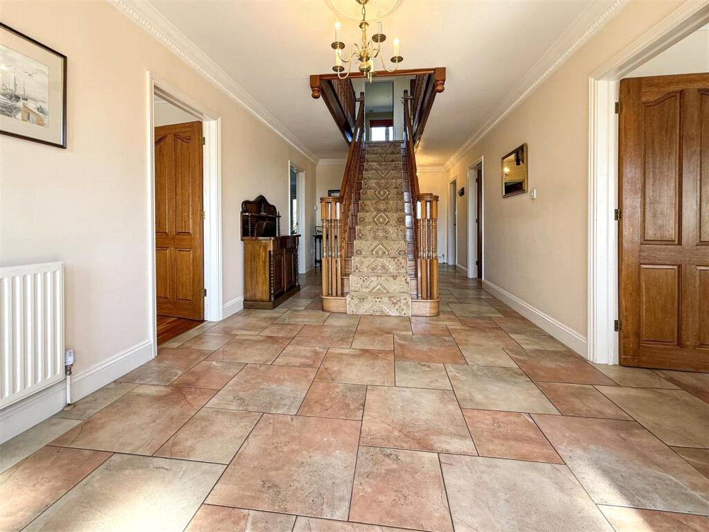 5 bedroom detached house for sale 0