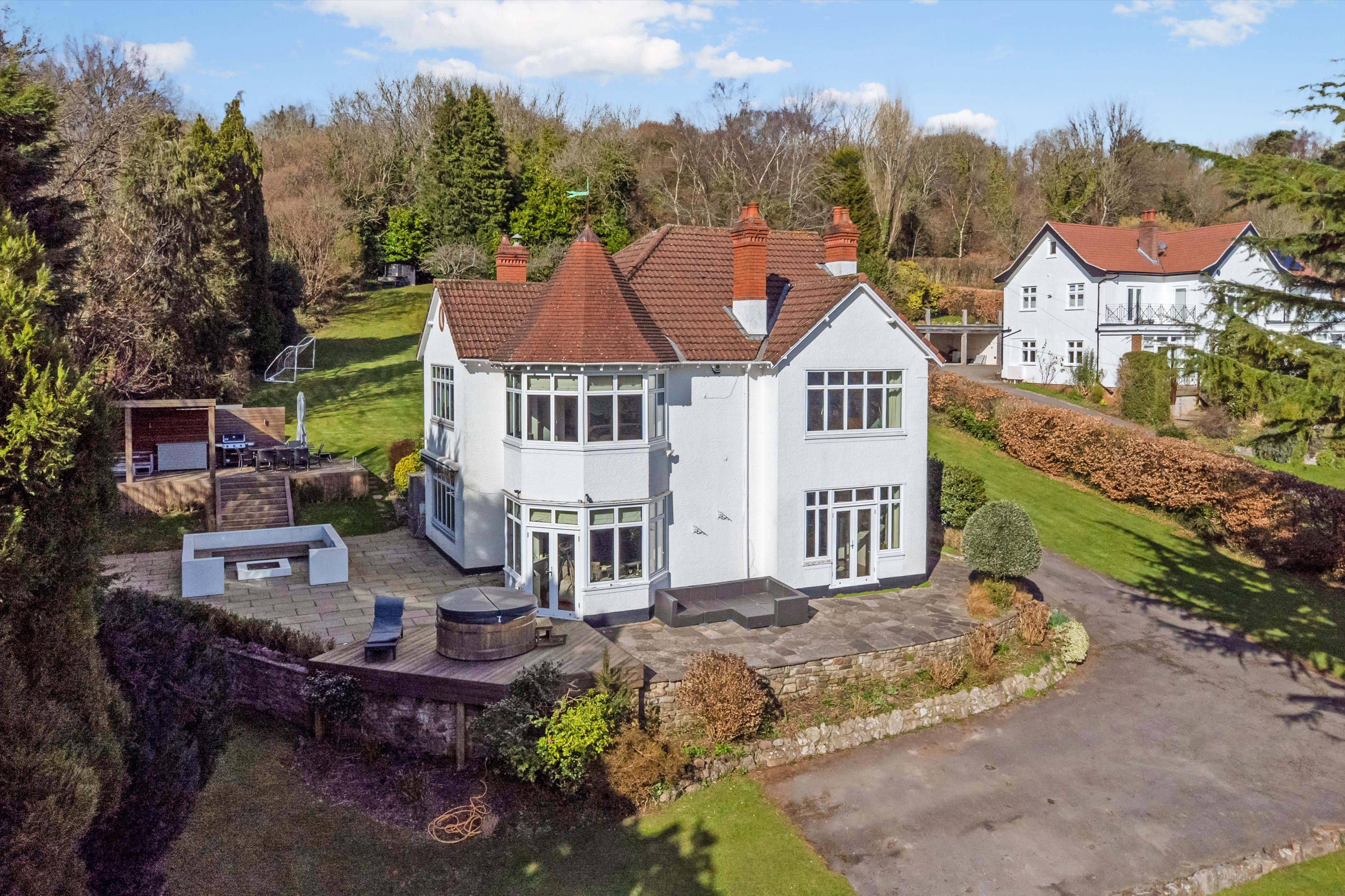 5 bedroom detached house for sale 0