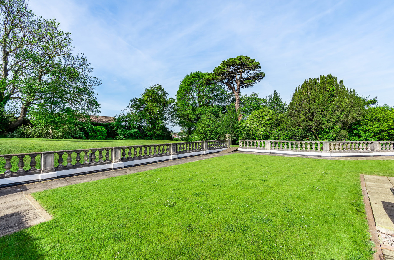 4 bedroom detached house for sale 0