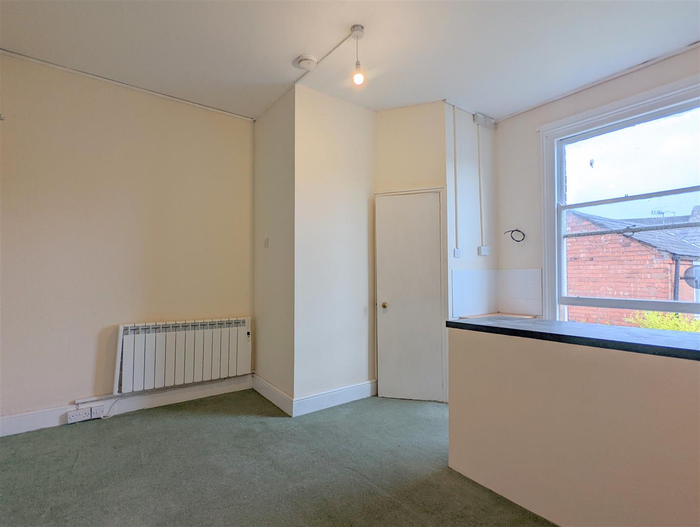 Studio Flat 2, 5, Old Street, Upton-Upon-Severn photo 4