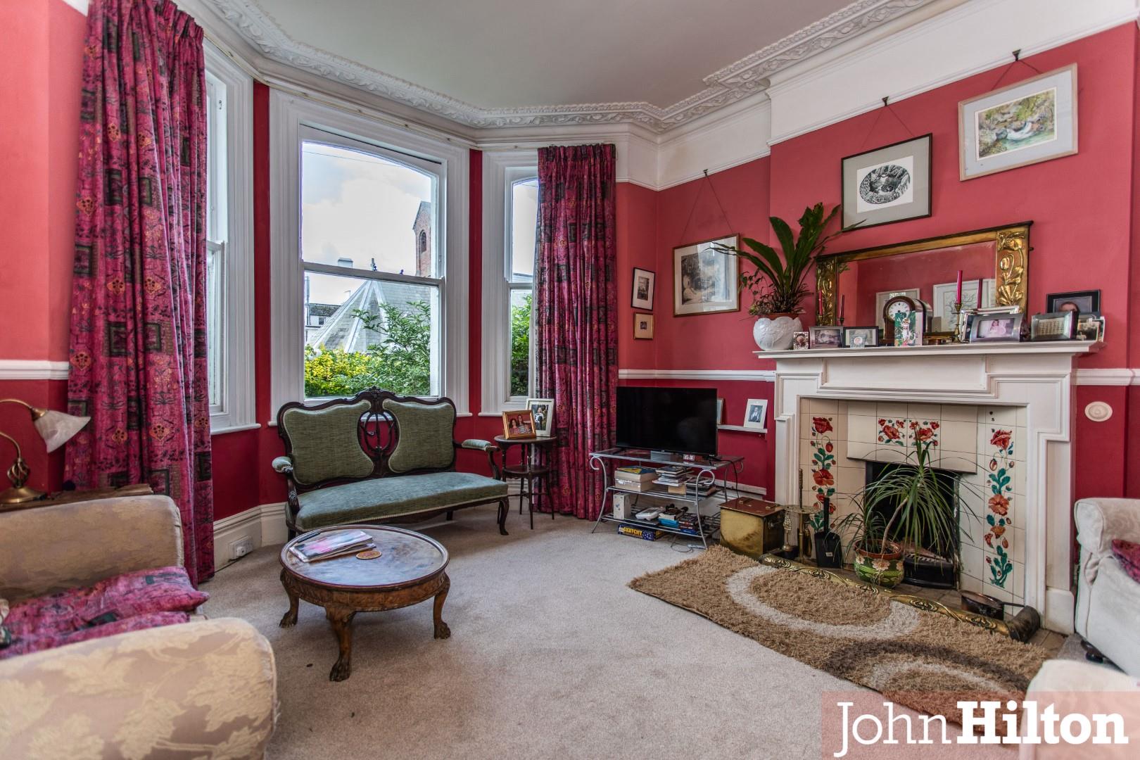 4 bedroom semi-detached house for sale 0