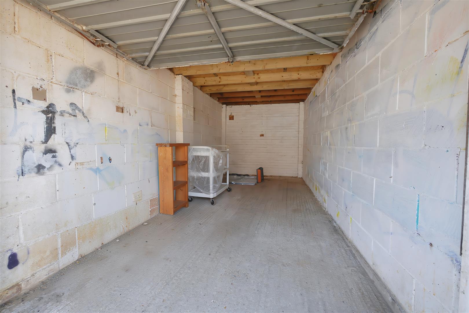Garage, 28, Vancouver Road, Worthing photo 5