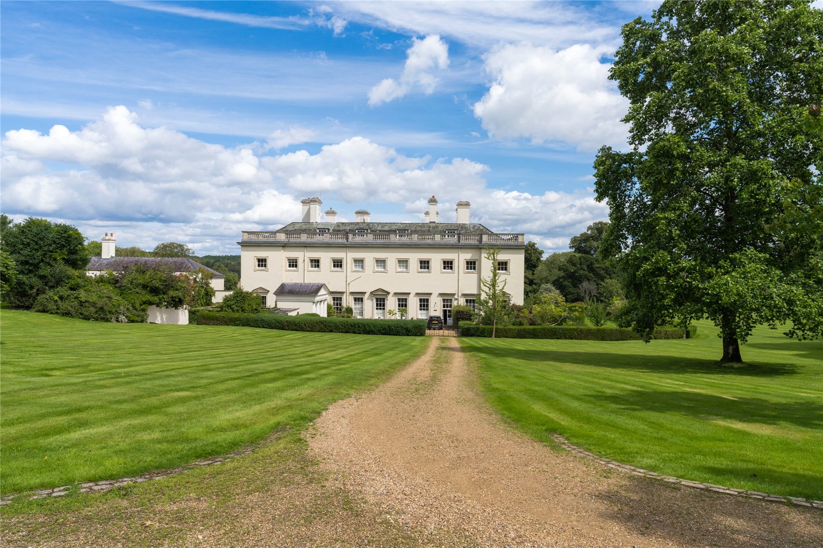 4 bedroom flat for sale 0