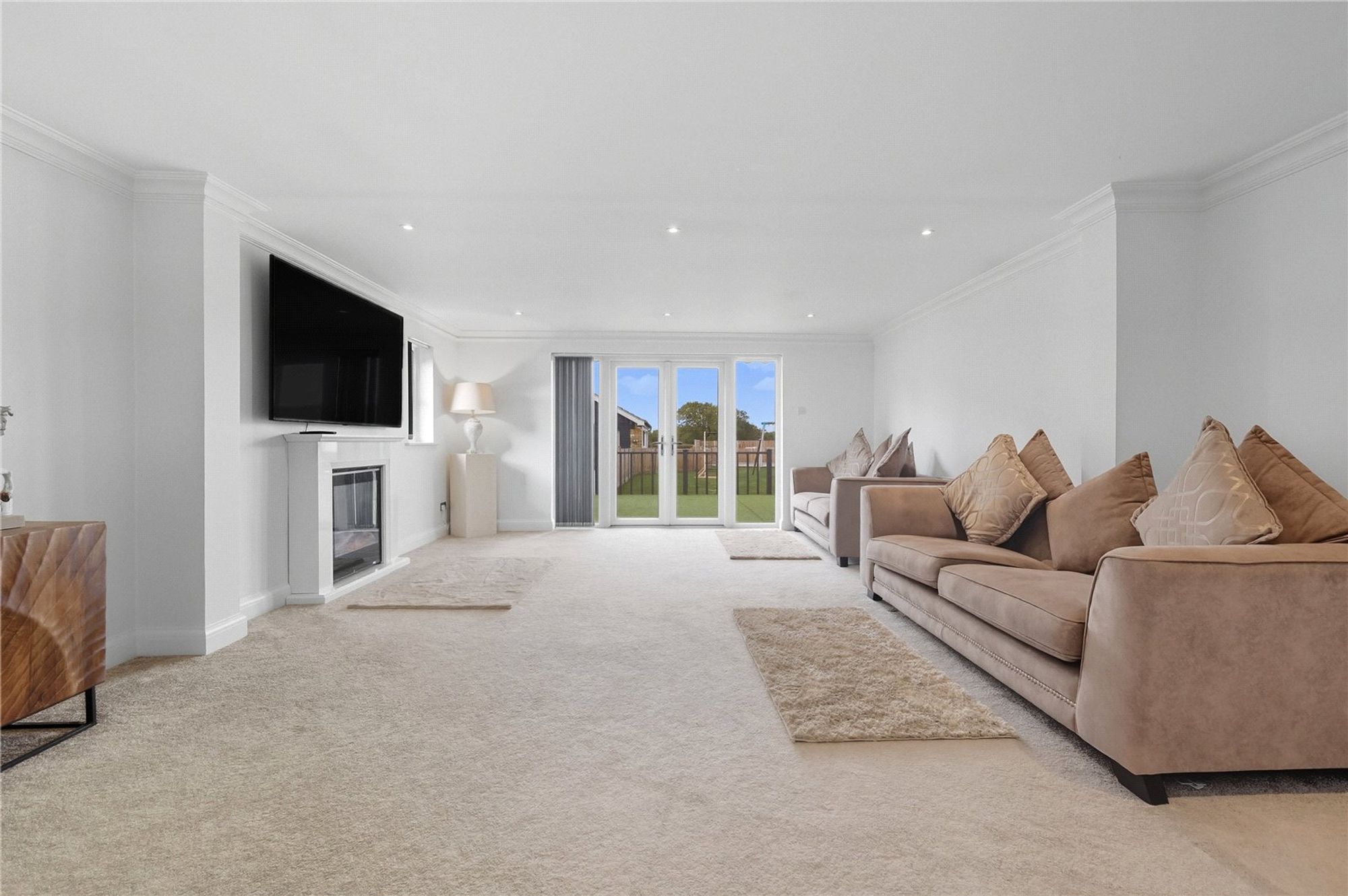 4 bedroom detached house for sale 0