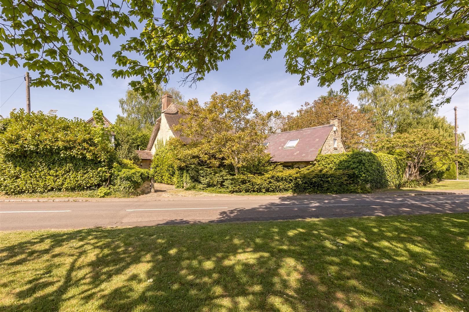 5 bedroom detached house for sale 0