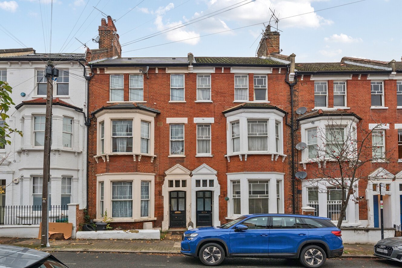 4 bedroom terraced house for sale