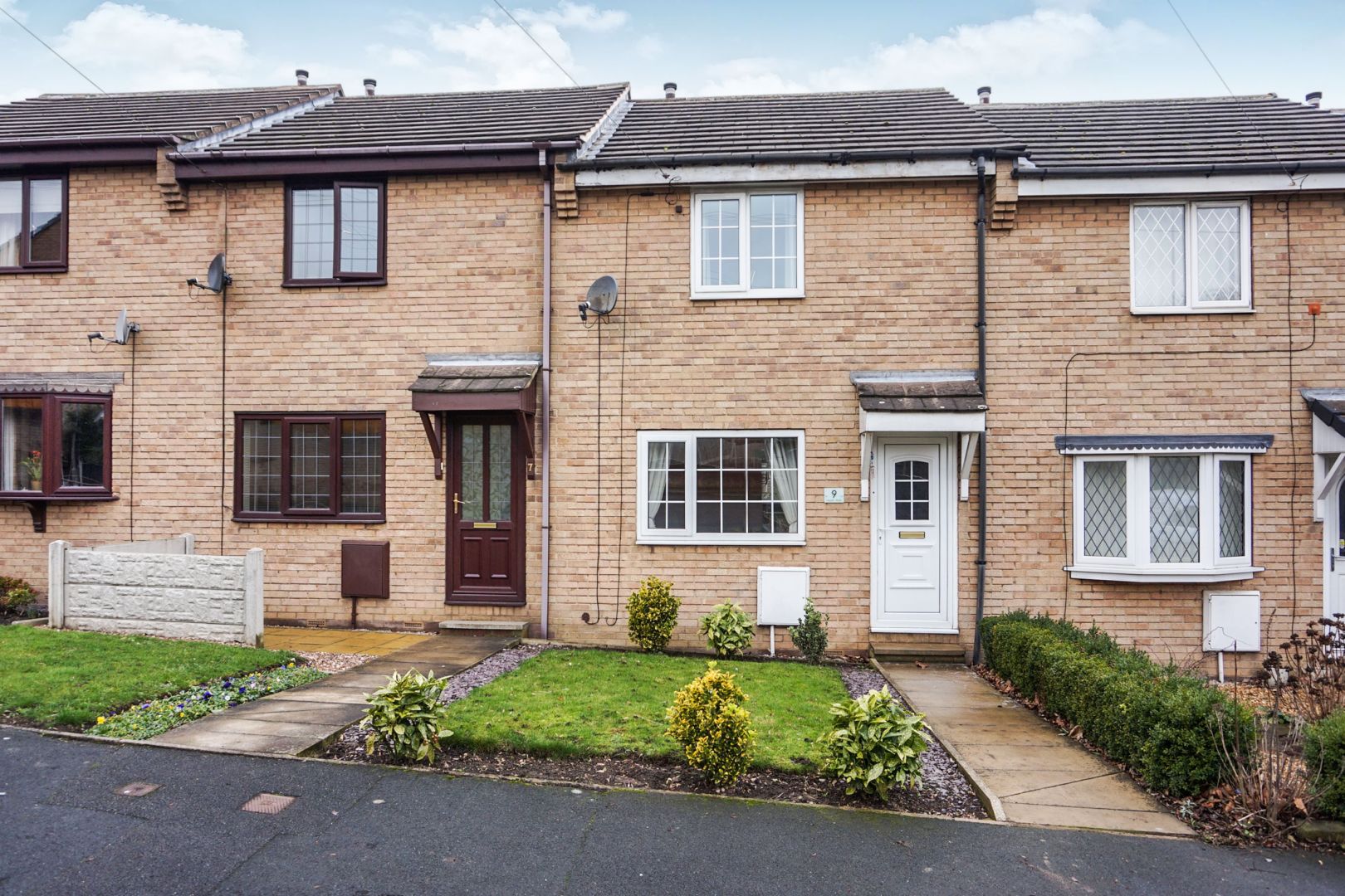 Free property report 9 Heath Walk, Chickenley, Dewsbury, WF12 8RF Chimnie