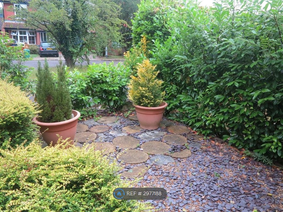 Bottisham Close, Lower Earley, Reading photo 5
