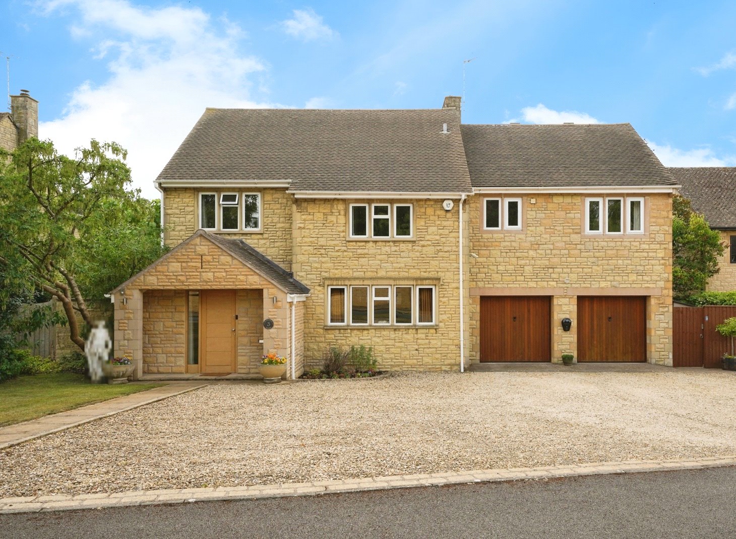 3 bedroom detached house for sale 0