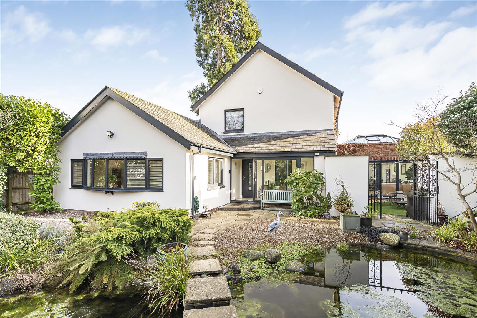 5 bedroom detached house for sale 0