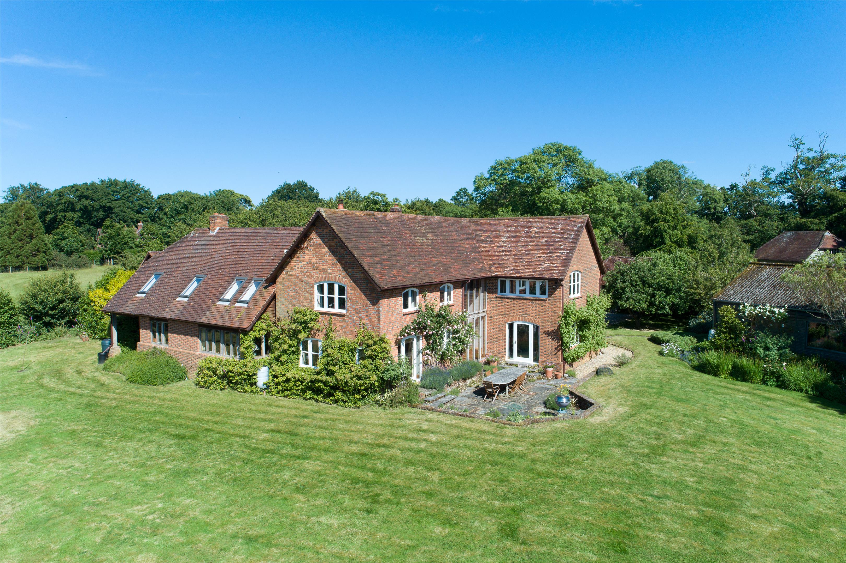 6 bedroom farmhouse for sale 0