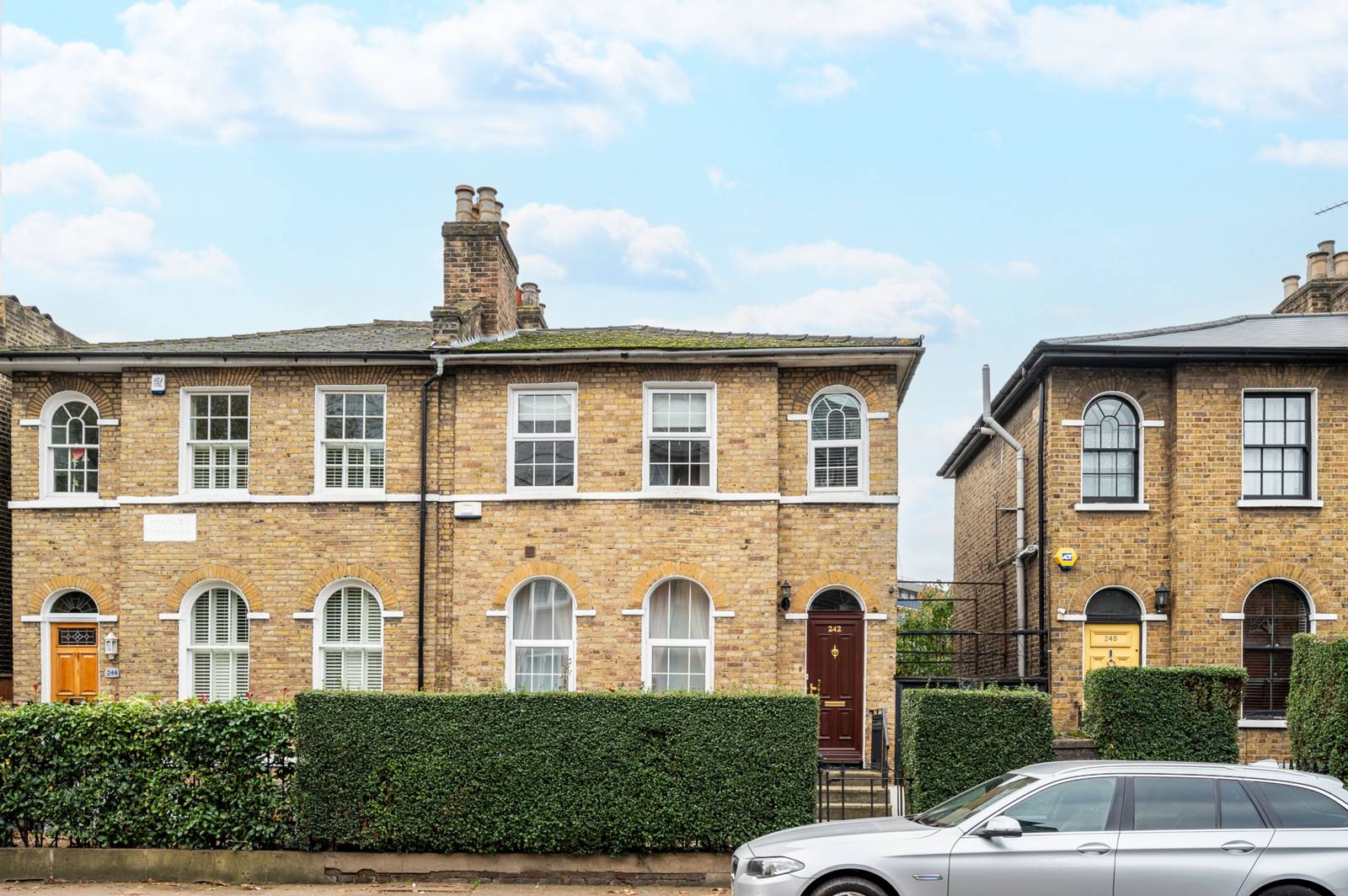 5 bedroom semi-detached house for sale 0