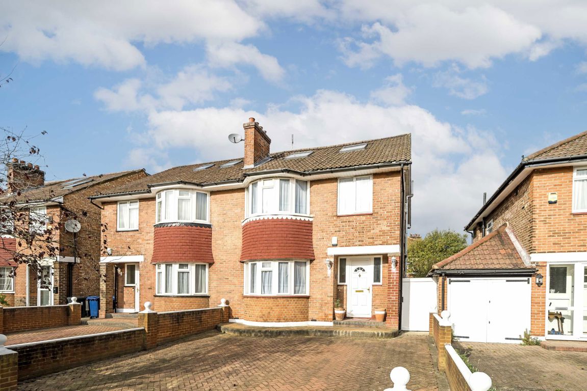 5 bedroom property for sale 0