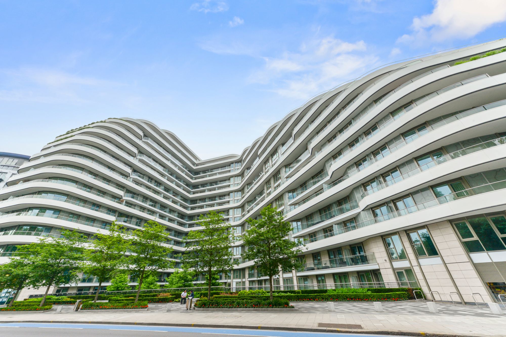 3 bedroom flat for sale 0